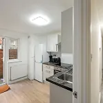 New London Home With Large Garden
