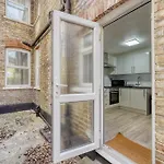 New London Home With Large Garden